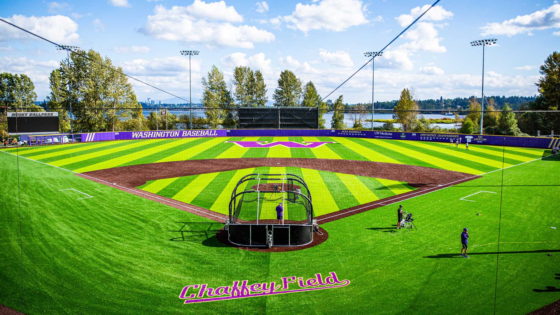 University of Washington Upgrades Husky Ballpark with LeadingEdge